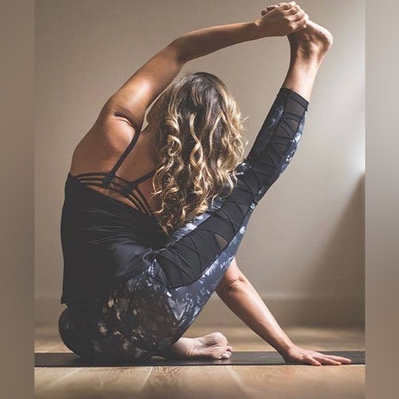 Lululemon Rise & Flow Pant Full On Luxtreme Leggings - Picture 2 of 16